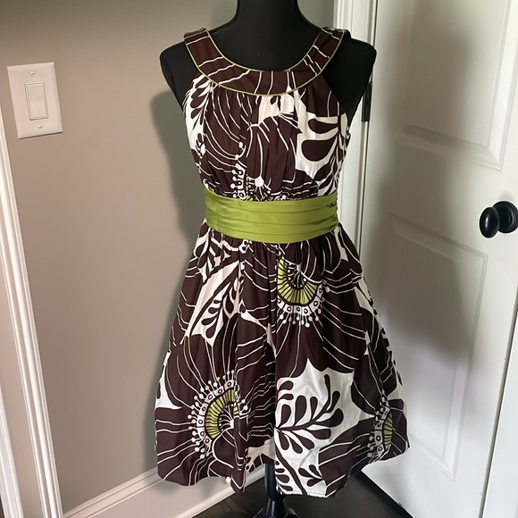 Teeze Me Dresses & Skirts - Brown White Green Floral Print TeezeMe Dress Size 7